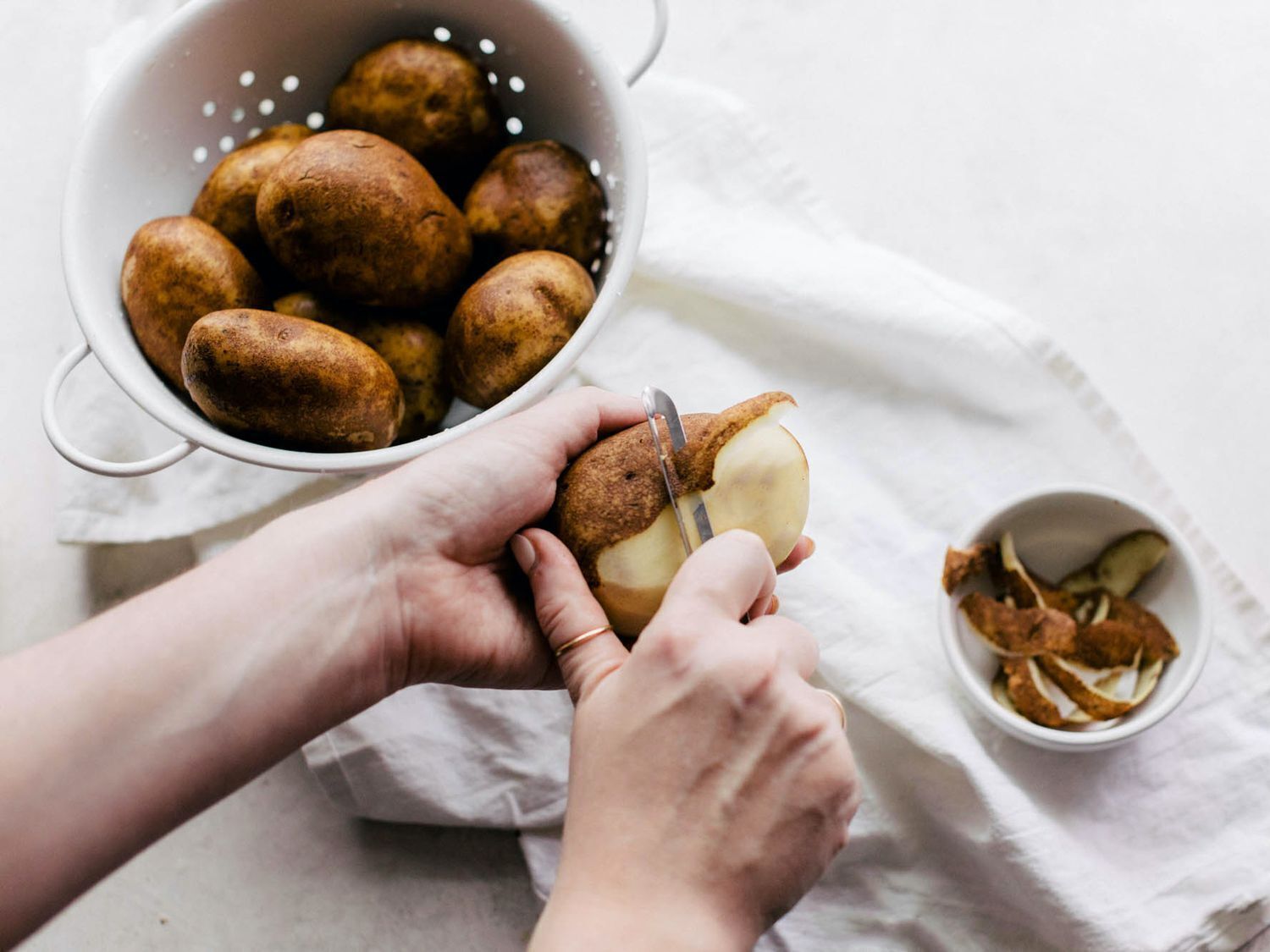 What to add to water when boiling potatoes