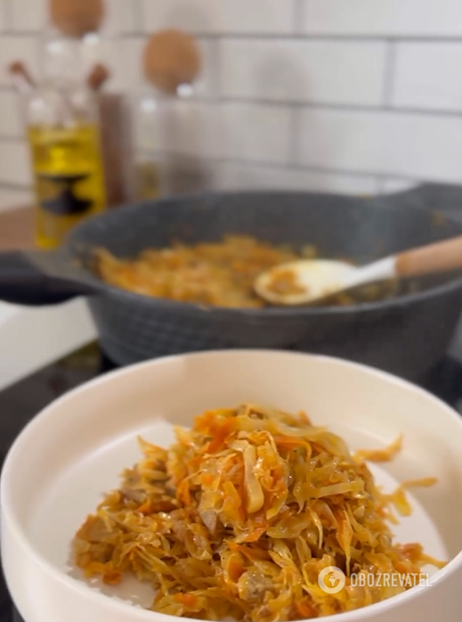 What to stew cabbage with to make it soft and juicy: add only one ingredient