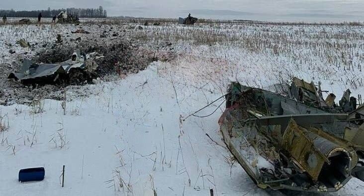 An Il-76 military plane crashed in the Belgorod region, photos from the scene raised questions about what was wrong. Photos and videos