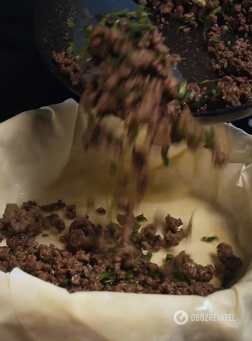An elementary minced meat pie without rolling out the dough: what to make