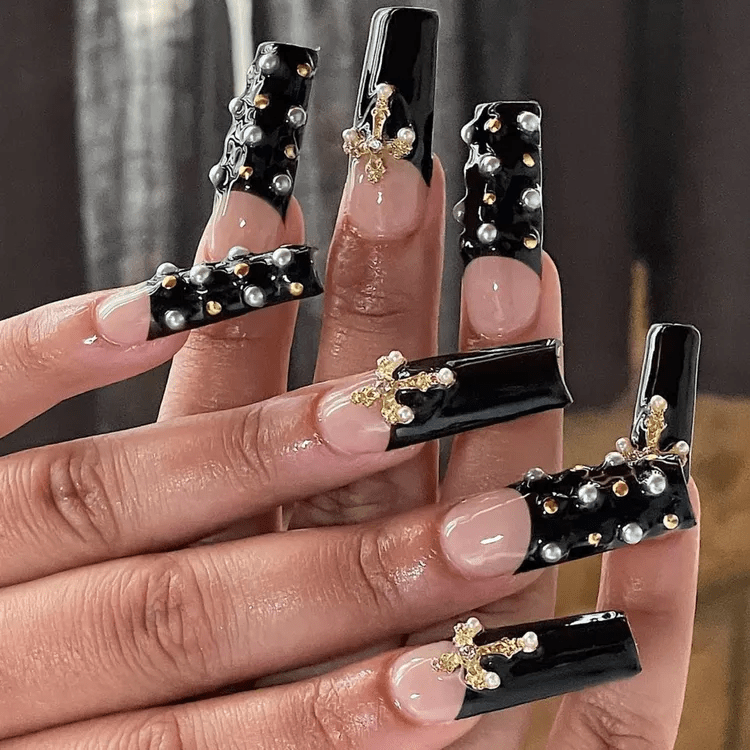 The most fashionable manicure of February: 10 exquisite designs for long nails