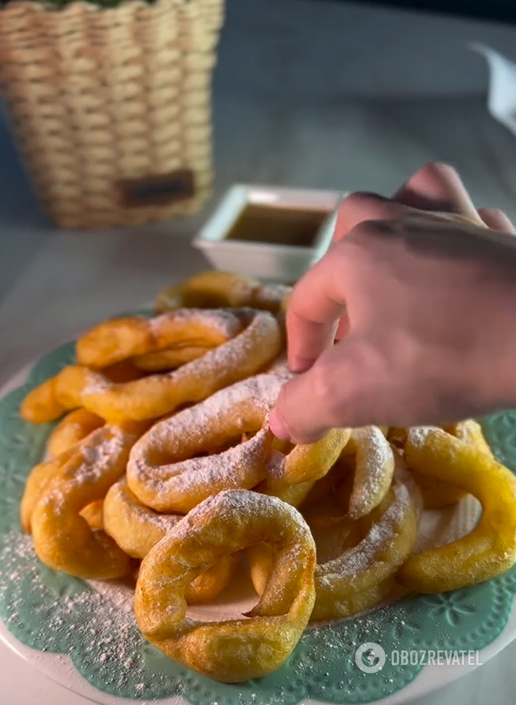 What are churros and how to cook them properly: a dish of Spanish origin