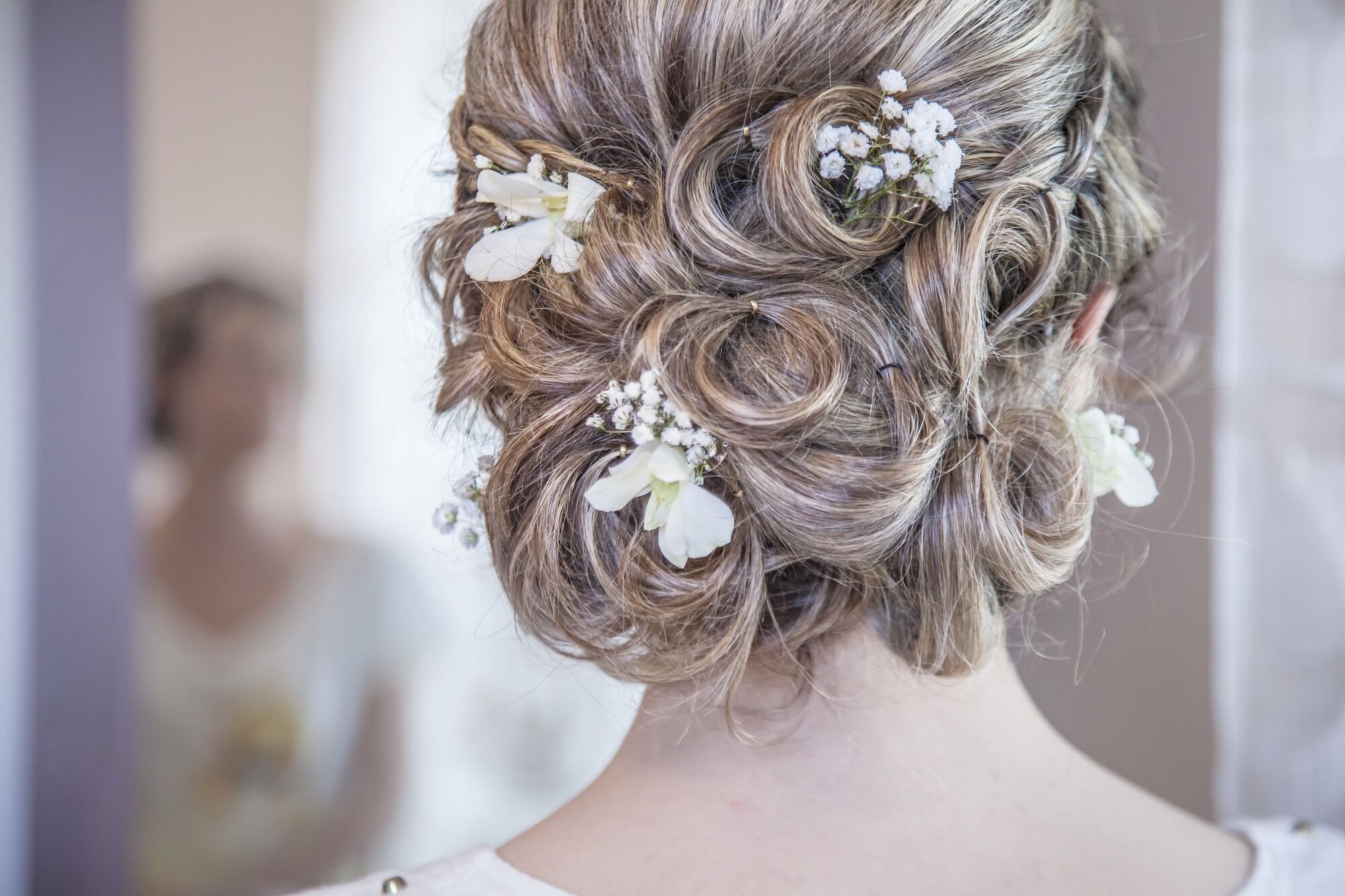 Celebrity hairdresser revealed the most common mistake brides make on their wedding day