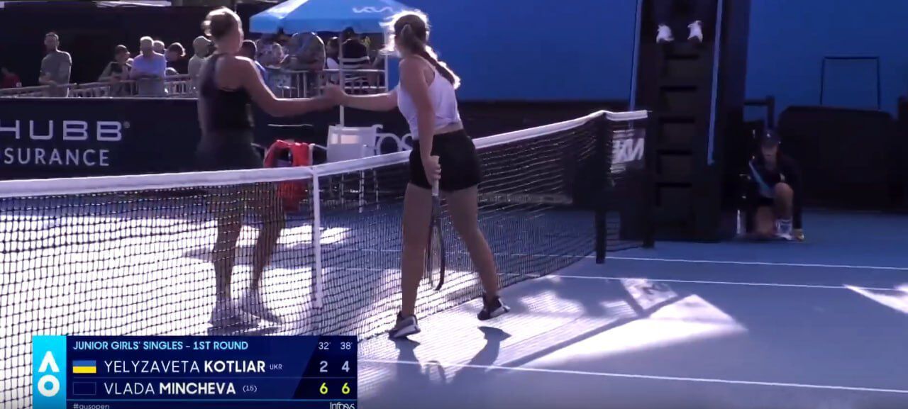 Father of Ukrainian tennis player explained why she shook hands with Russian at the Australian Open
