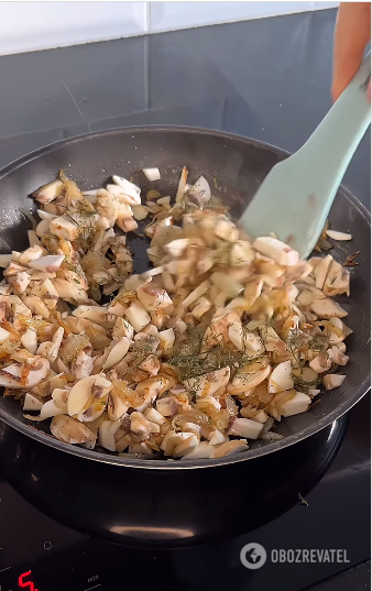 Simple and delicious: a versatile mushroom filling for pies, pancakes and dumplings