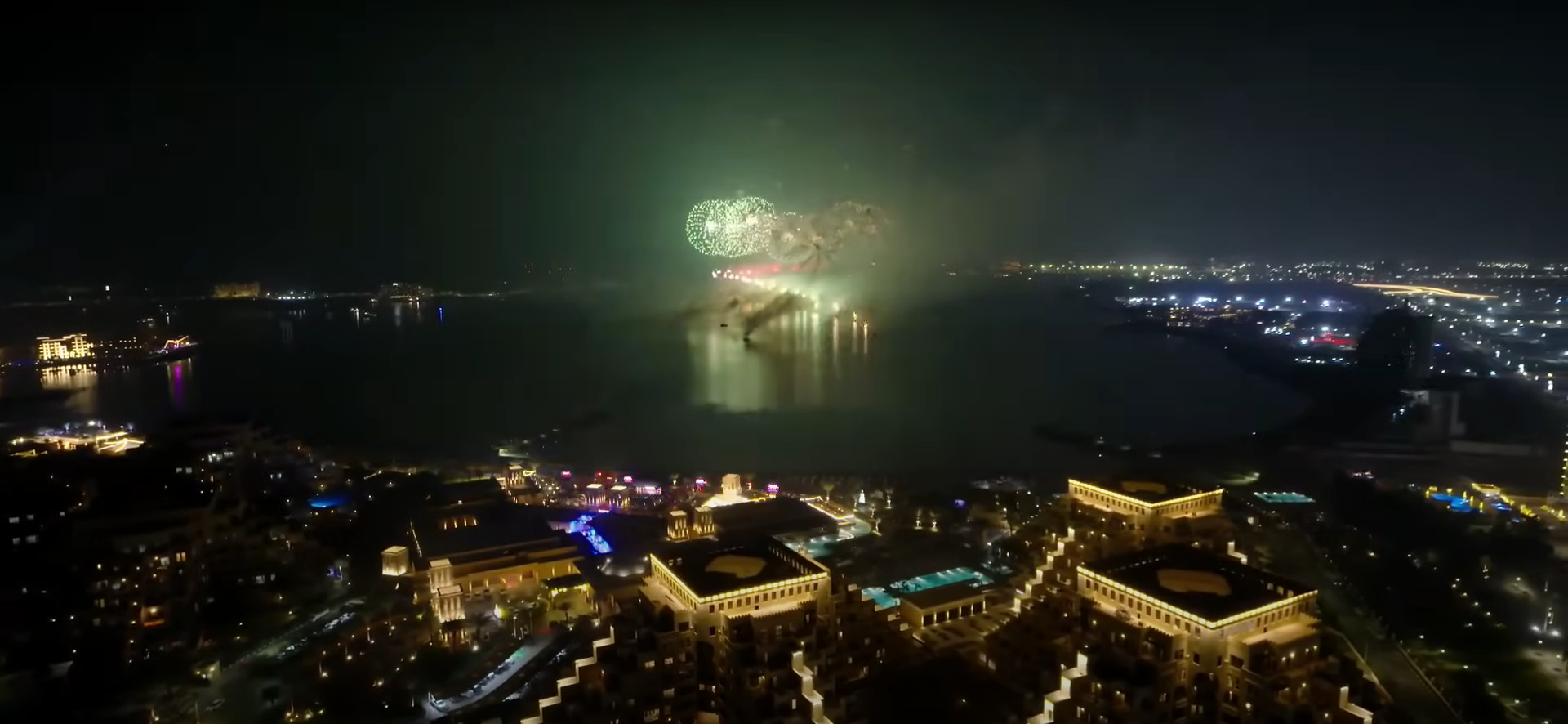 New Year's fireworks in the UAE broke two Guinness records: more than 1,000 drones were used in the spectacular show. Photos and video