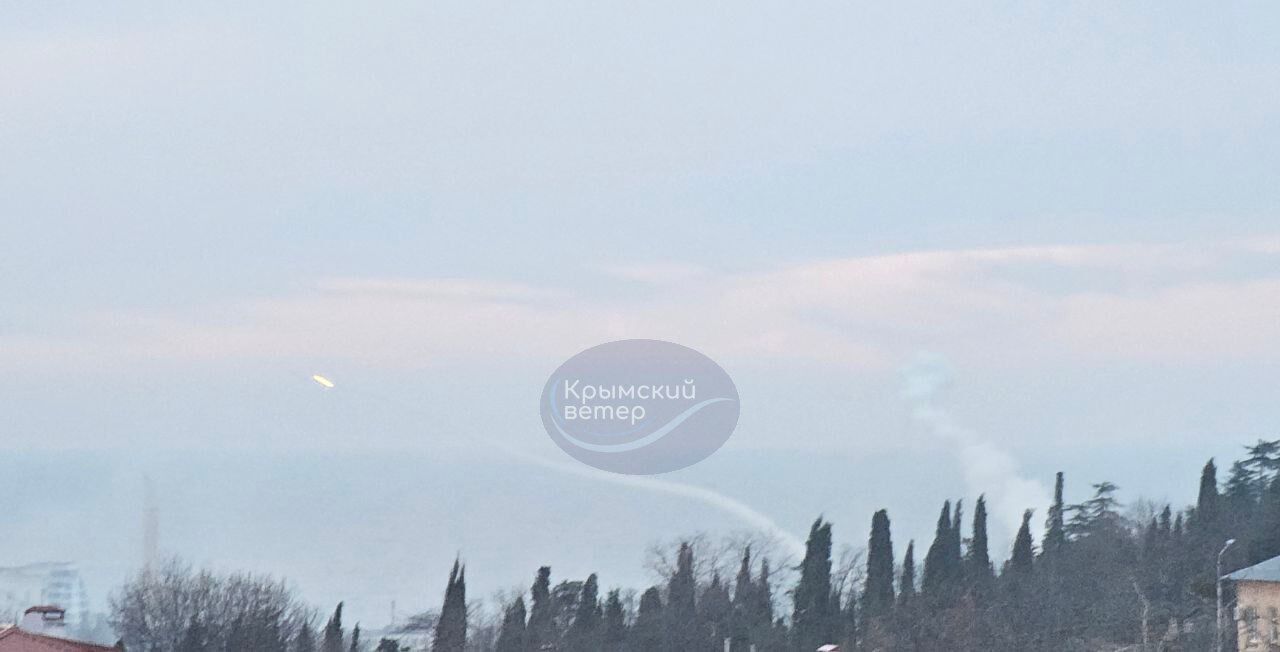 It's loud in occupied Crimea : explosions in Evpatoria and Sevastopol. Photo