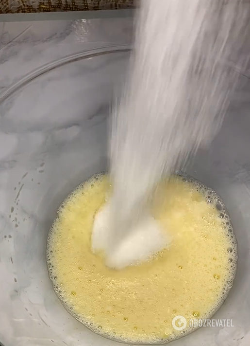 Adding sugar to eggs