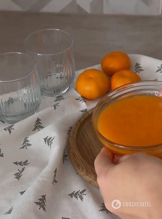 Easy chia pudding with persimmons and tangerines: a dessert that will not harm the figure