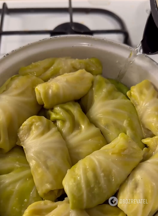 What to cook cabbage rolls with besides meat: a hearty and budget-friendly option