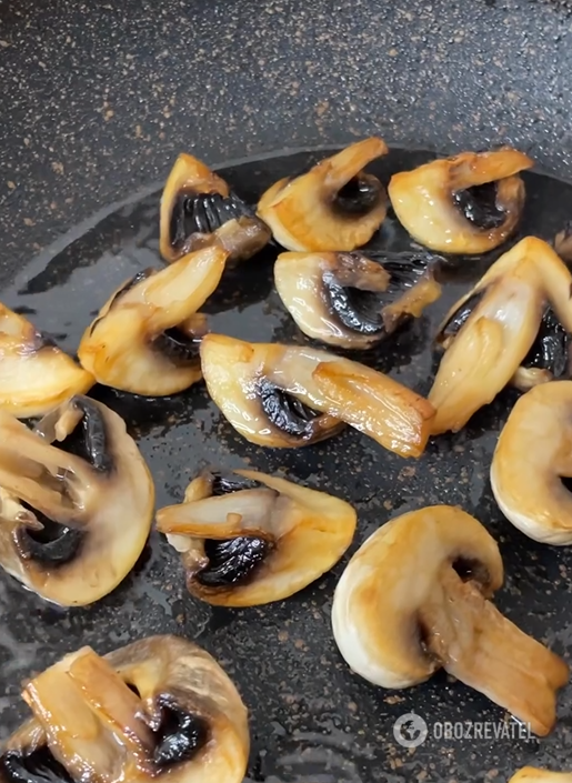 Quick pickled mushrooms that are ready to eat in 2 hours