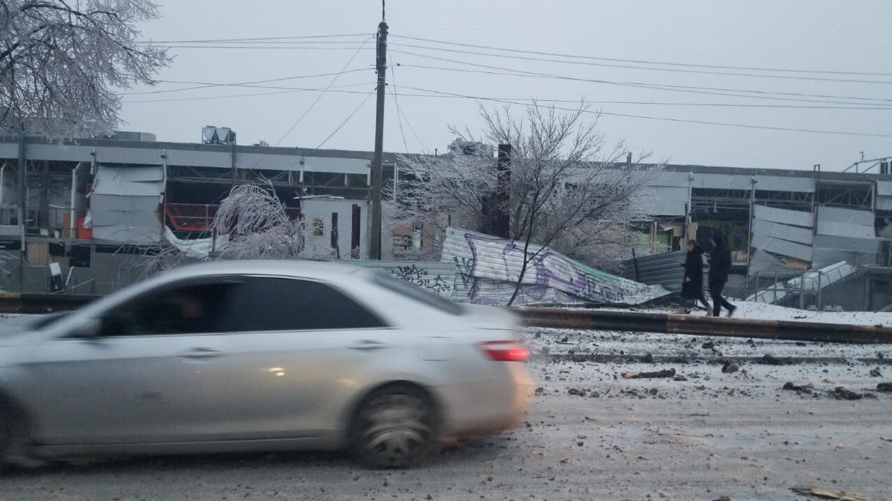 Shopping center and dozens of houses  are damaged: data on the consequences of Russia's strike on Kryvyi Rih. Photo