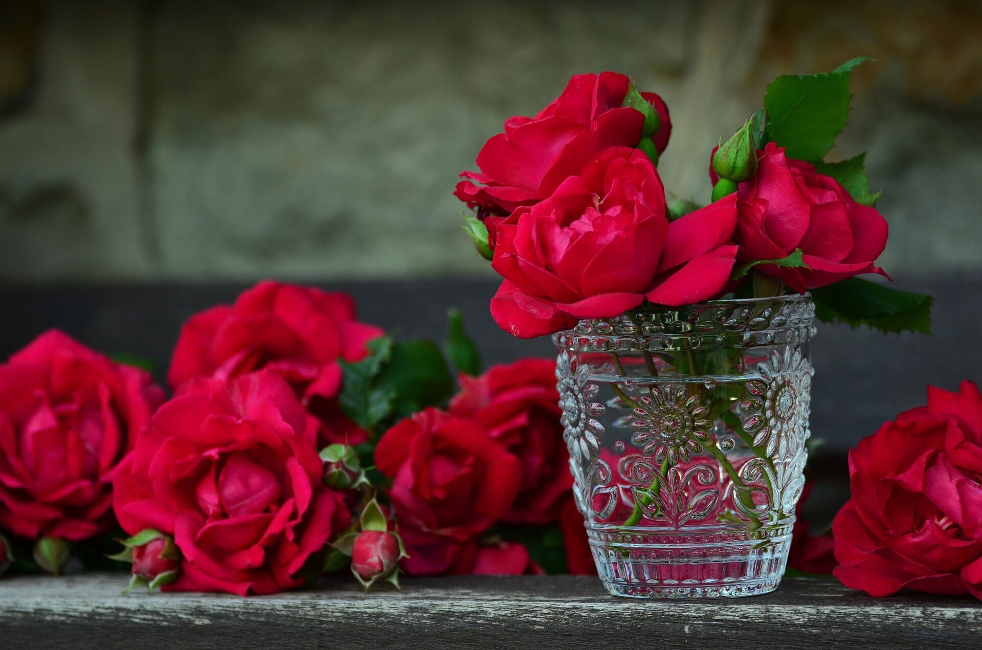 Jam can be made from several types of roses at once