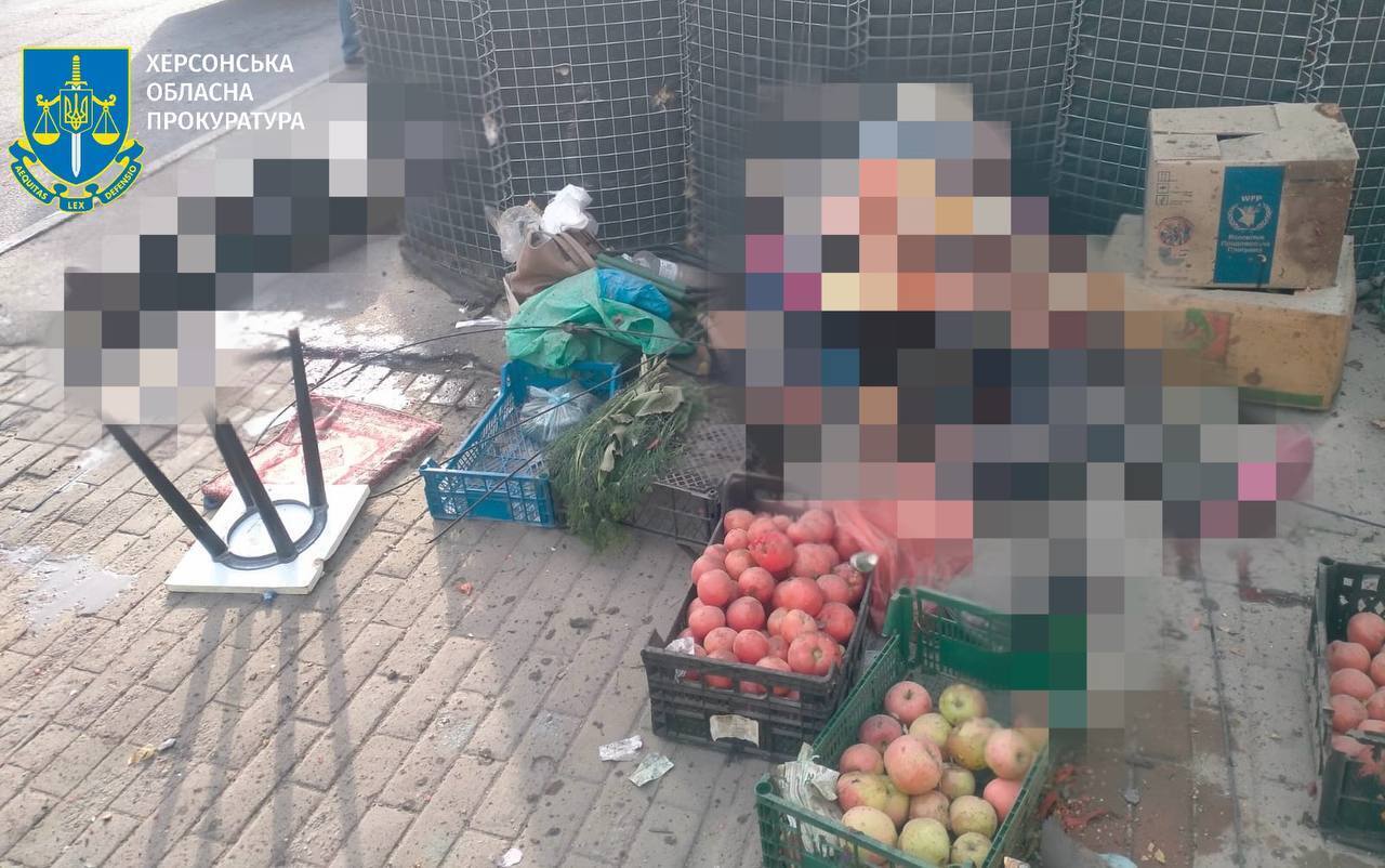 Okupanci zaatakowali rynek w centrum Chersonia: sześć osób zginęło, a inne zostały ranne. Wideo