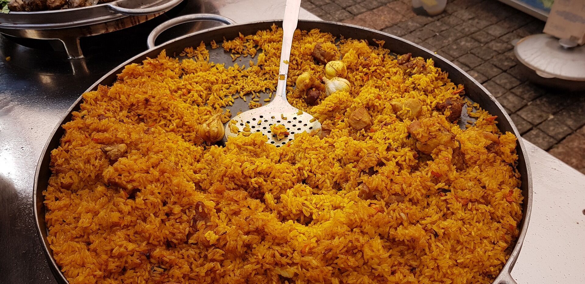 The best way to cook pilaf is in a cauldron.