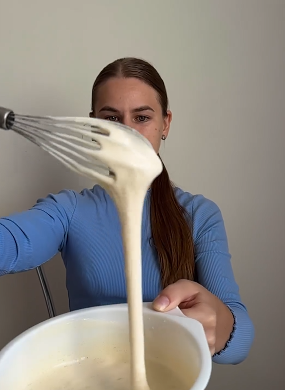 A fluffy sponge cake that will definitely not fall and will turn out delicious: how to prepare the dough correctly