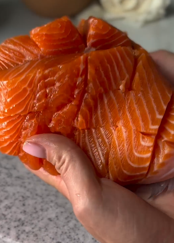 Juicy salmon in the oven: what to do with fish before cooking