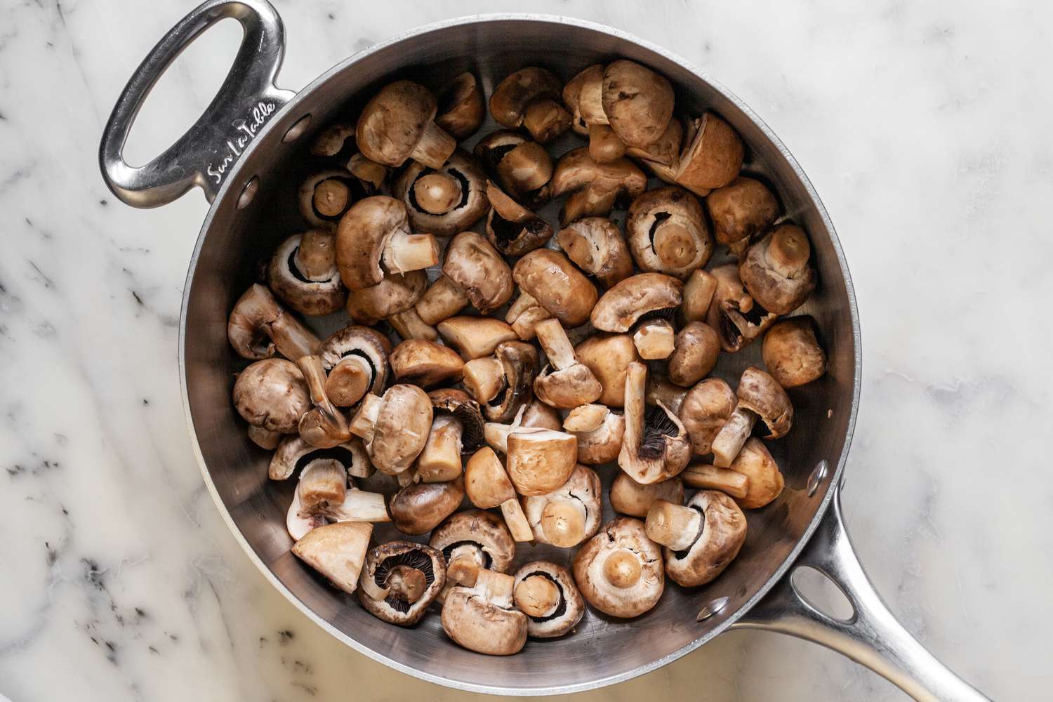 Mushrooms for the winter: how to deliciously close wild mushrooms at home