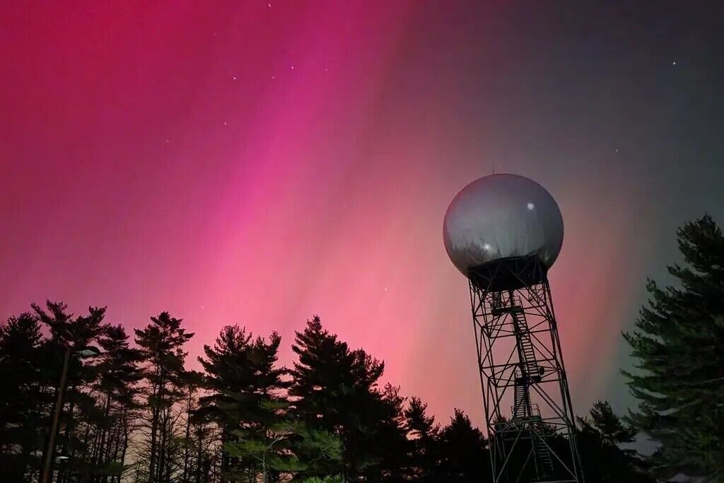 The real magic of nature: the aurora borealis illuminated the world. Photo