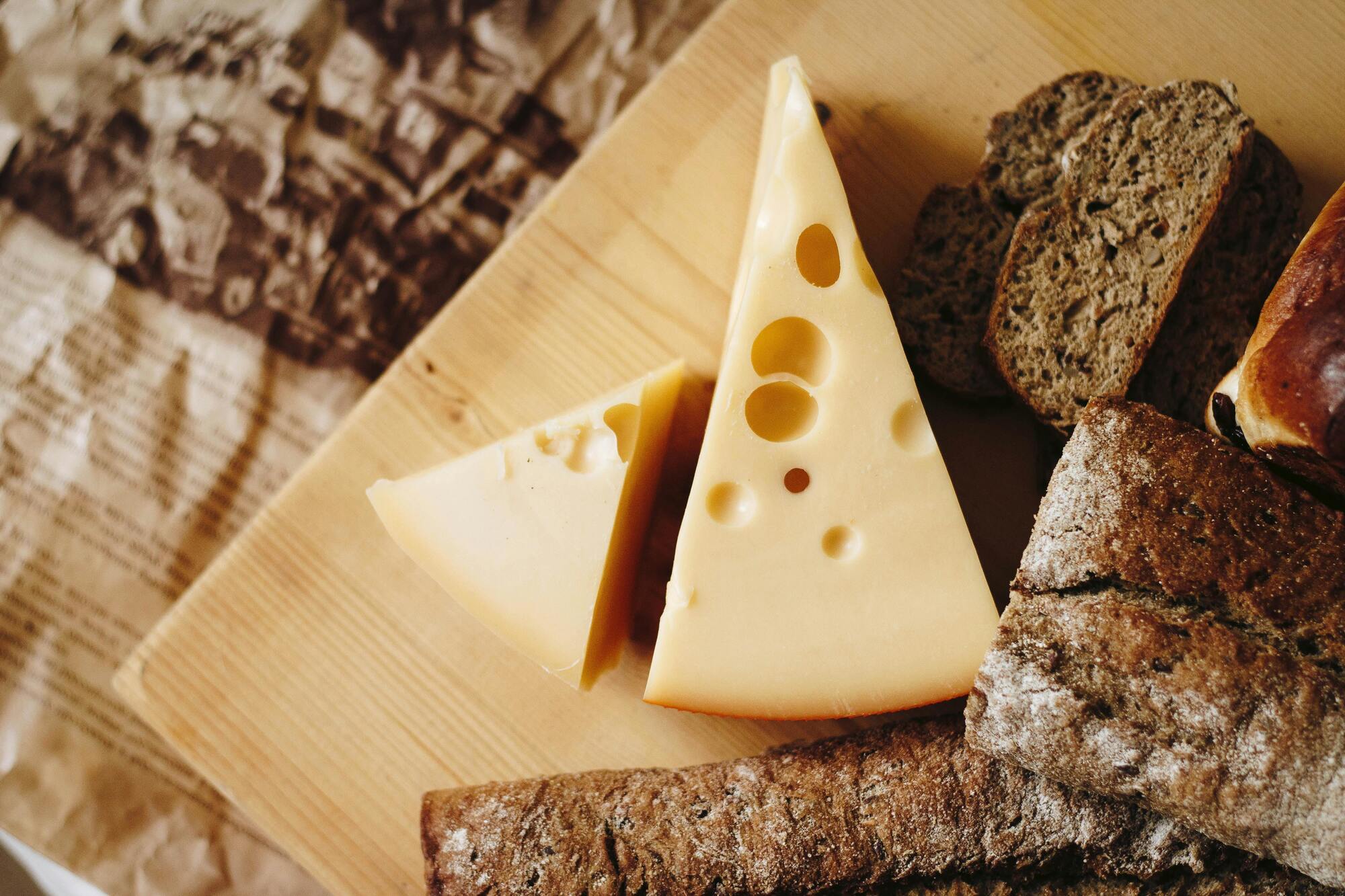 Never store cheese like this: an expert named the most common mistakes