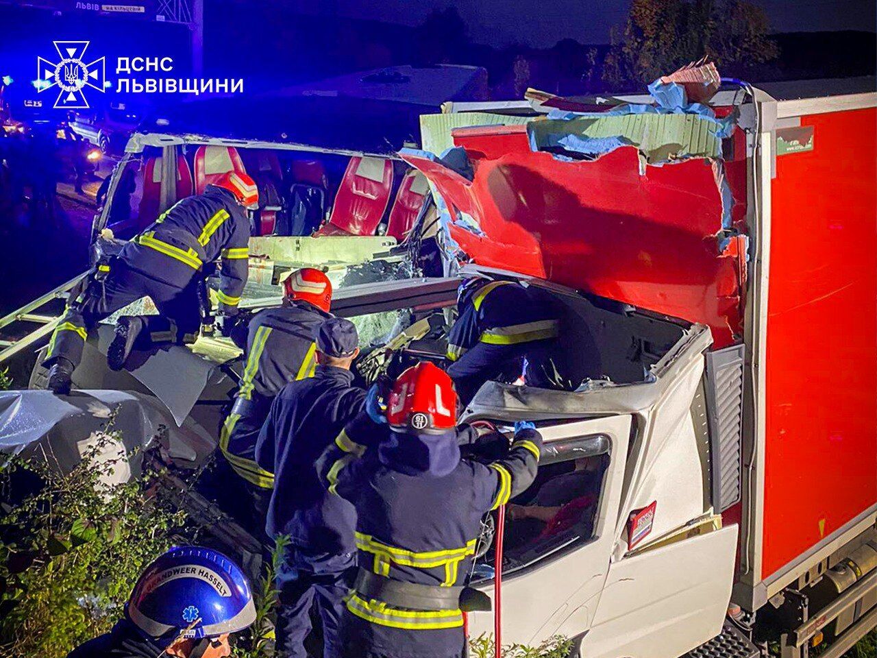 A large-scale accident involving a Warsaw – Odesa bus has occurred in the Lviv region: three people were killed and more than 30 injured. Photos and video