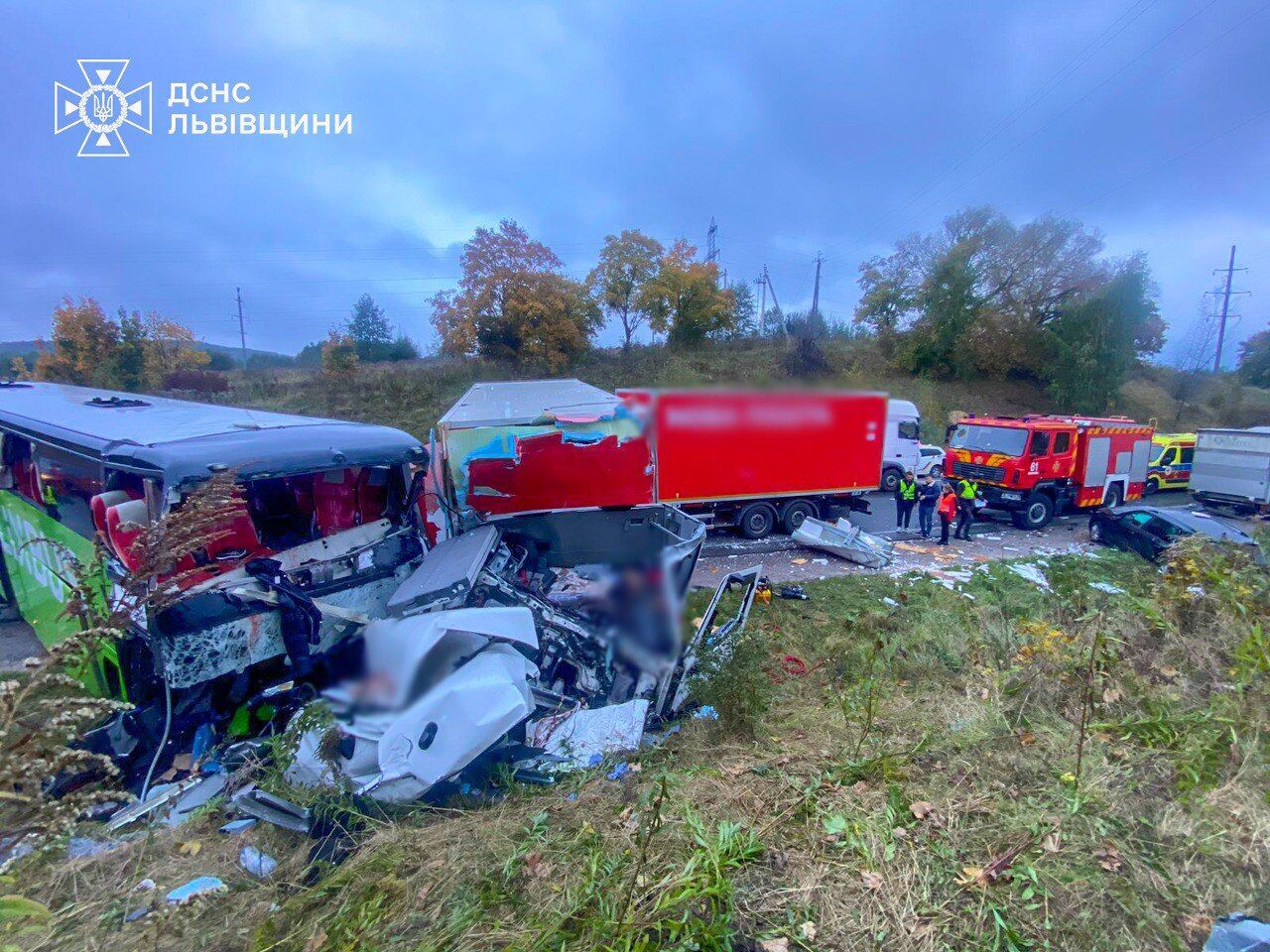 A large-scale accident involving a Warsaw – Odesa bus has occurred in the Lviv region: three people were killed and more than 30 injured. Photos and video