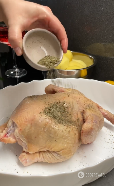 Never bake chicken without this ingredient: the meat will be very juicy with it