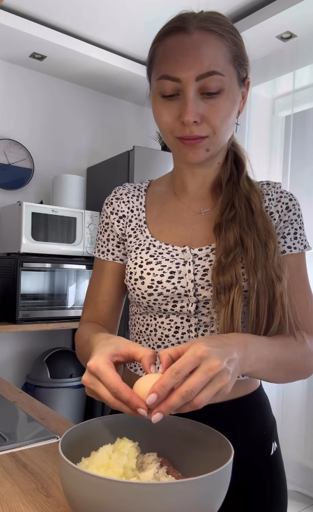 Better than ordinary cutlets: how to prepare juicy meatballs for lunch