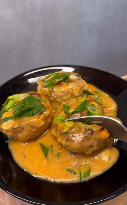 Better than ordinary cutlets: how to prepare juicy meatballs for lunch