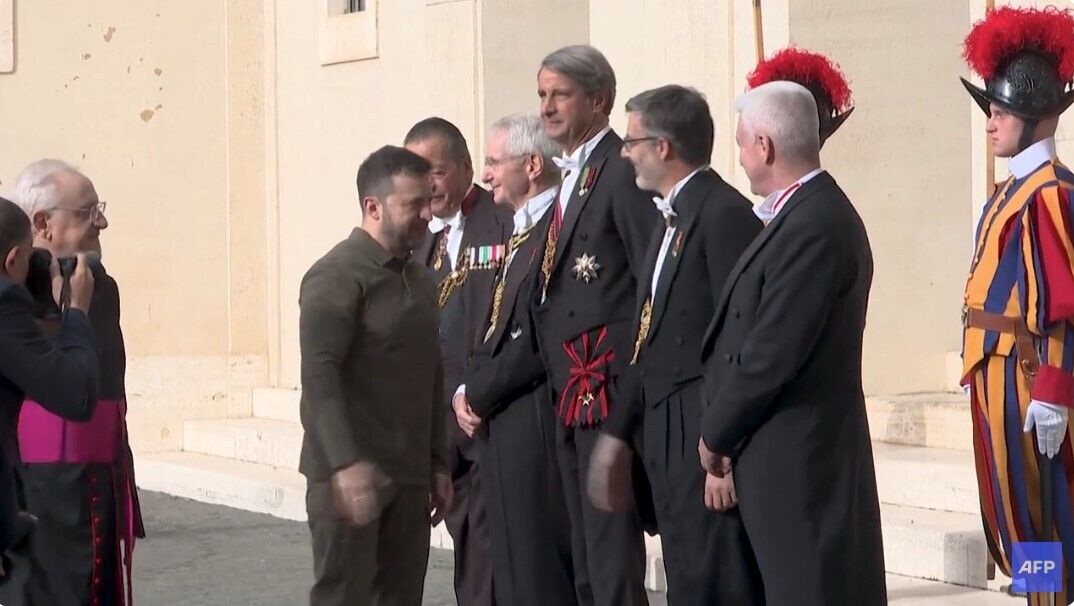 Zelenskyy arrived at the Vatican to meet with Pope Francis. Video