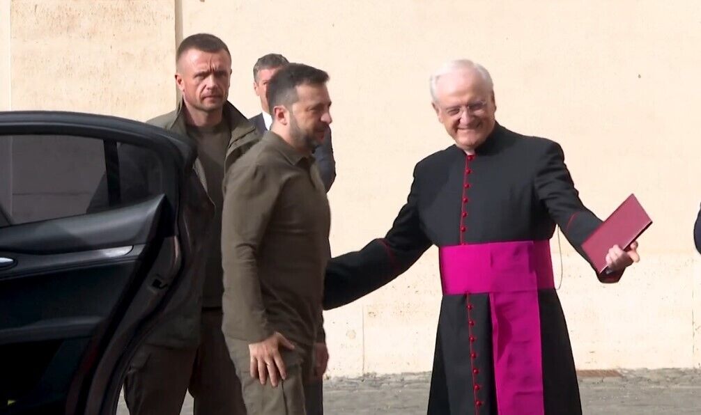 Zelenskyy arrived at the Vatican to meet with Pope Francis. Video