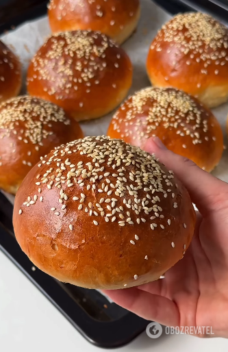 The fluffiest homemade burger buns: what is the secret to the perfect dough