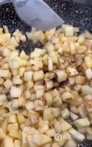 Fluffy bagels with apples: how to make a good dough