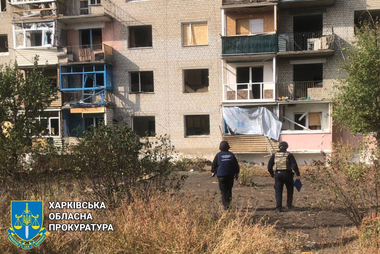 Russian troops shelled Kharkiv region: a man was wounded, private houses and shops were damaged. Photos