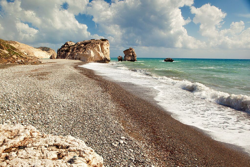 Spectacular beaches and few tourists: experts named the country in Europe for an autumn vacation