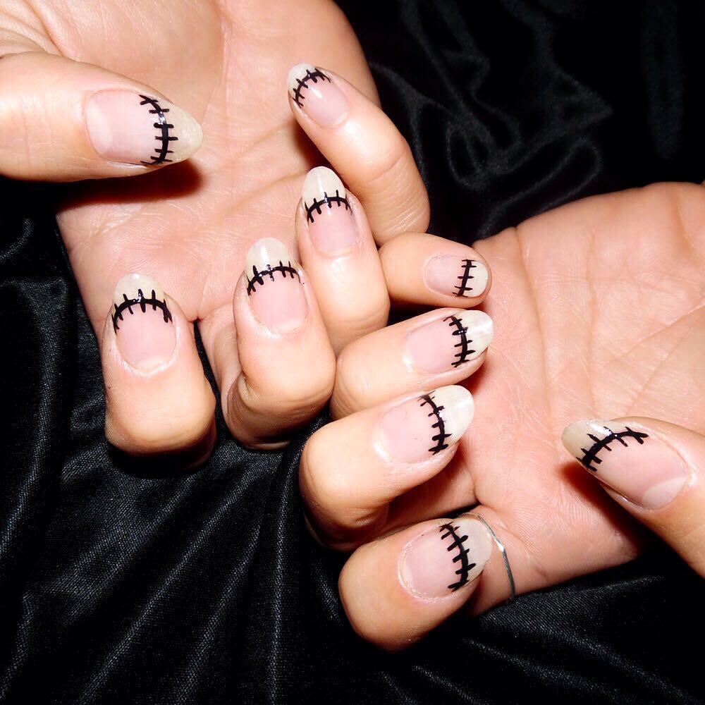 Autumn manicure for Halloween 2024: spooky ideas that will make your blood run cold. Photo