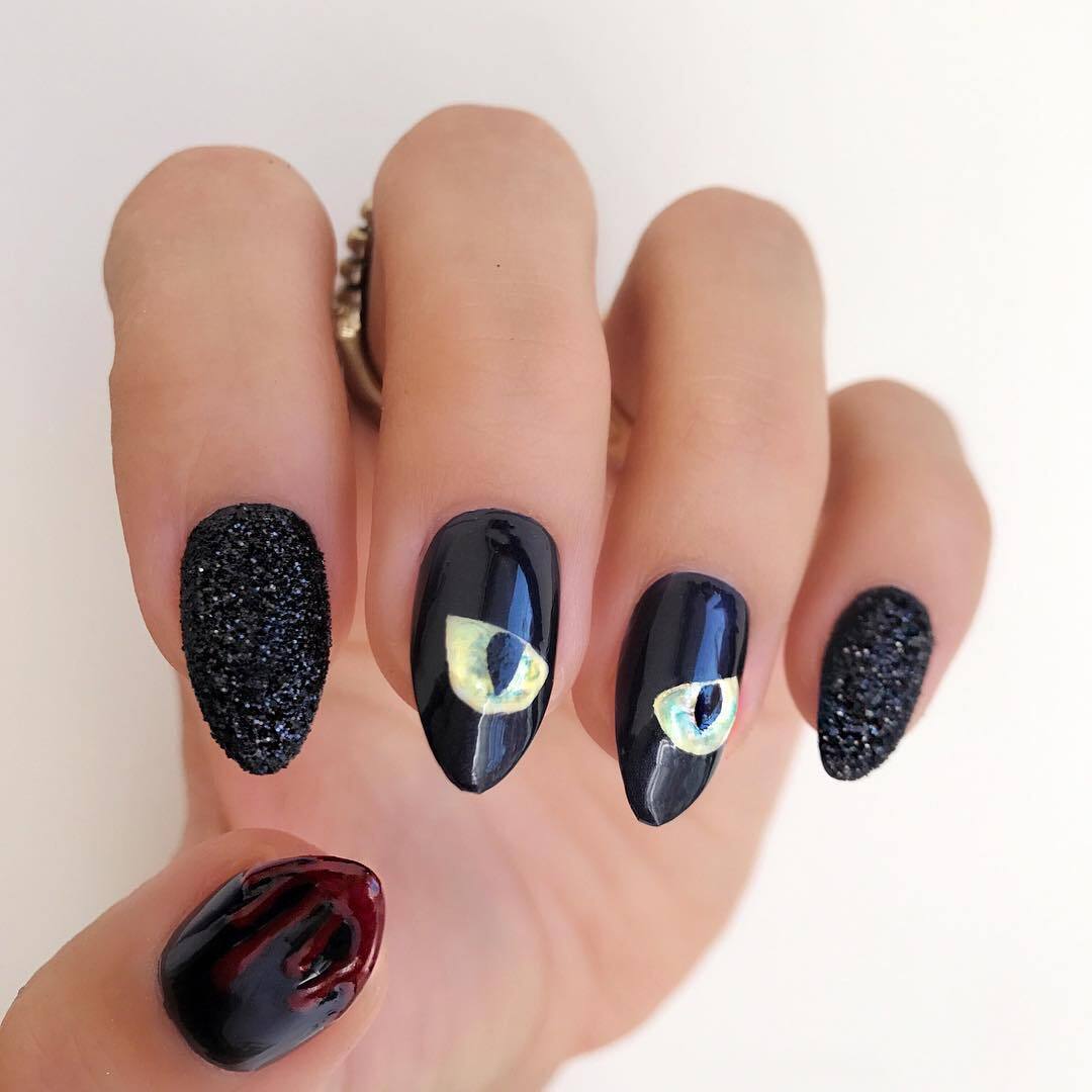 Autumn manicure for Halloween 2024: spooky ideas that will make your blood run cold. Photo