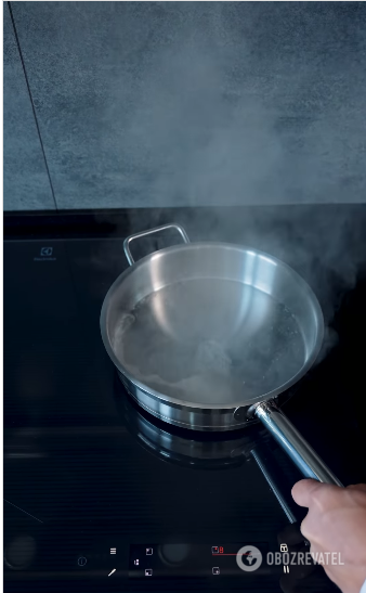 What to do to prevent food from sticking to the steel pan: 3 tips from a celebrity chef