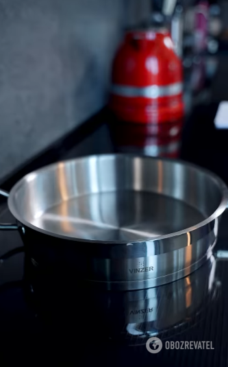 What to do to prevent food from sticking to the steel pan: 3 tips from a celebrity chef