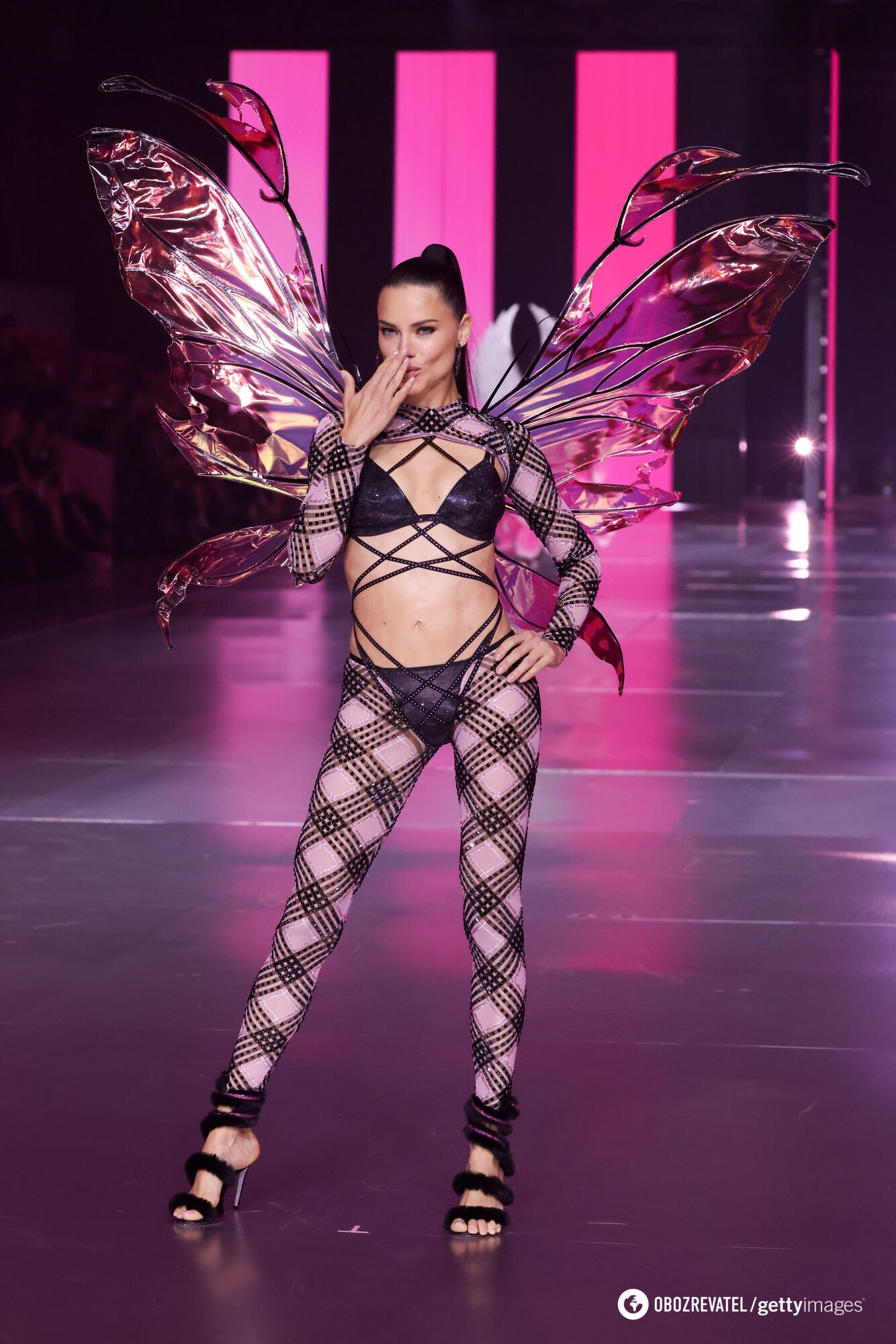 Transgender people and 56-year-old Carla Bruni-Sarkozy: who performed at the Victoria's Secret show and what the most famous models in the world looked like. Photo