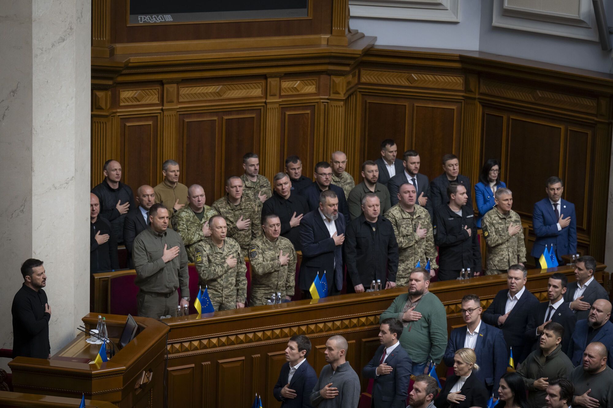 ''Rosja nie szuka uczciwego pokoju. Putin chce tylko wojny''. Zełenski przemawiał w Radzie i przedstawił Plan Zwycięstwa. Główne tezy