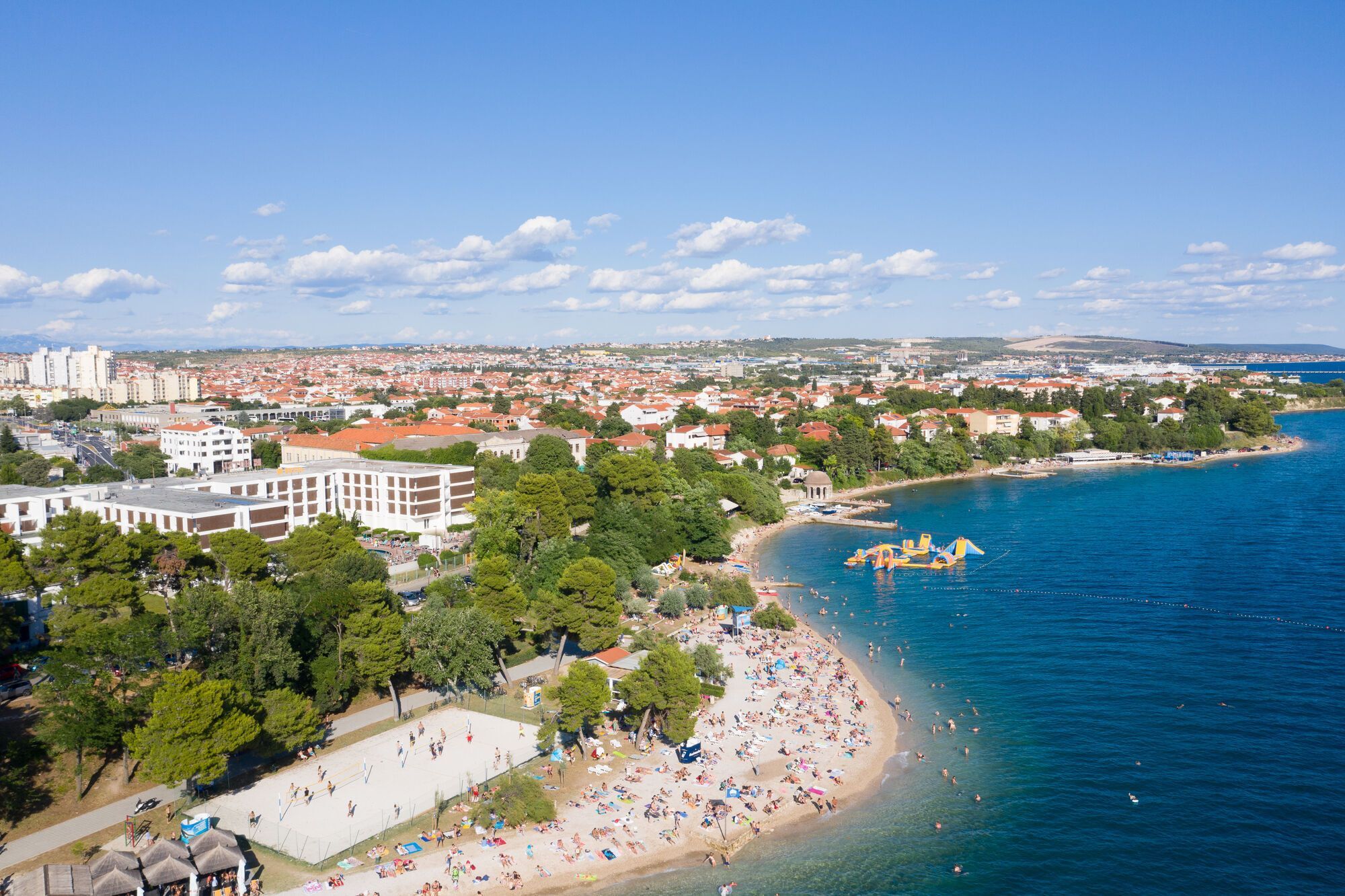 Some tourists haven't even heard about it: this seaside city in Europe impresses with warm weather in October