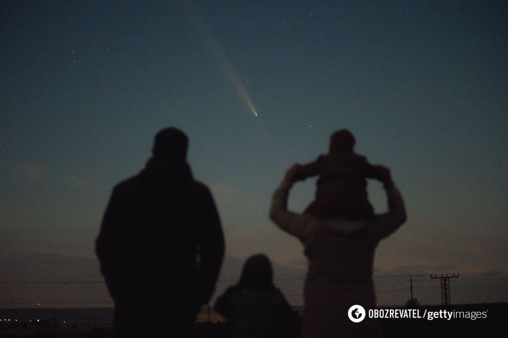 It flies by once every 80 thousand years. 10 brightest photos of Comet ATLAS, which was seen even in Ukraine