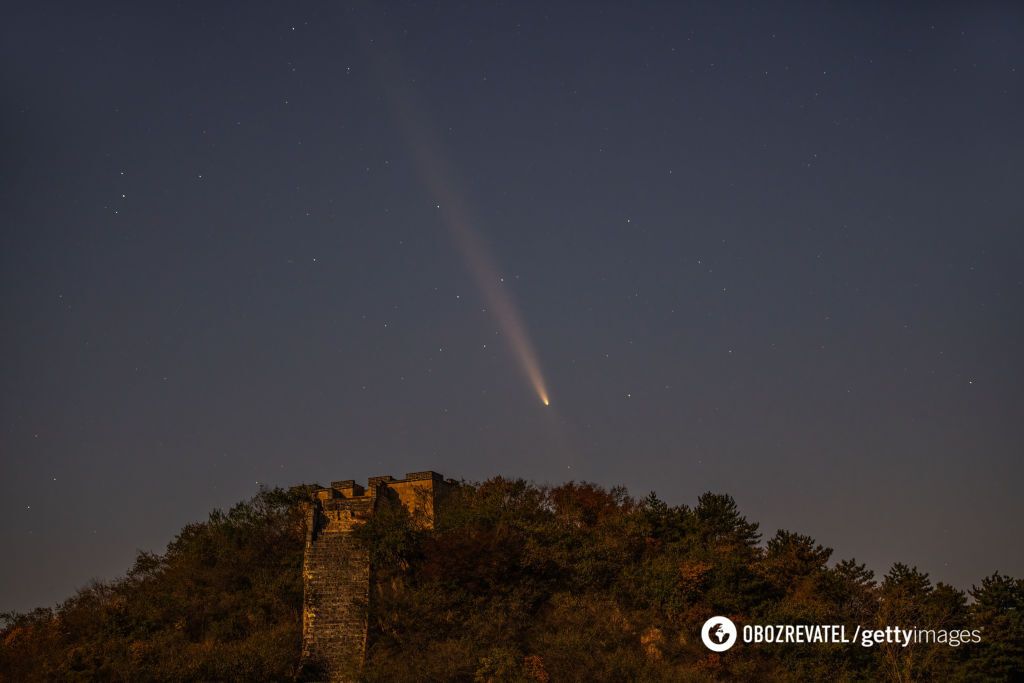 It flies by once every 80 thousand years. 10 brightest photos of Comet ATLAS, which was seen even in Ukraine