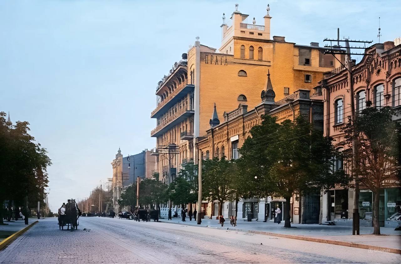 The terrace of the restaurant, described by the press: in Kyiv, you could eat while admiring the beauty of the city. Photo from the 1910s