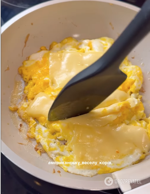 Eggs with cheese