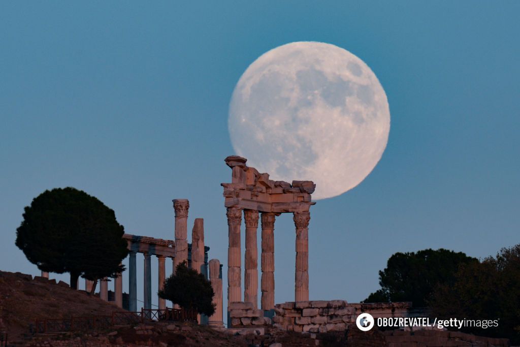 The brightest full moon of 2024: photos of Hunter's Supermoon from around the world