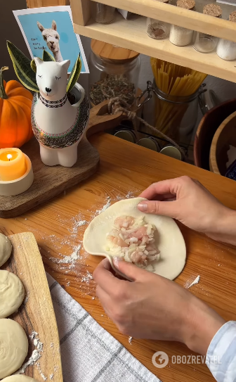 Crispy and very juicy Uzbek samsa: how to prepare puff pastry pies at home