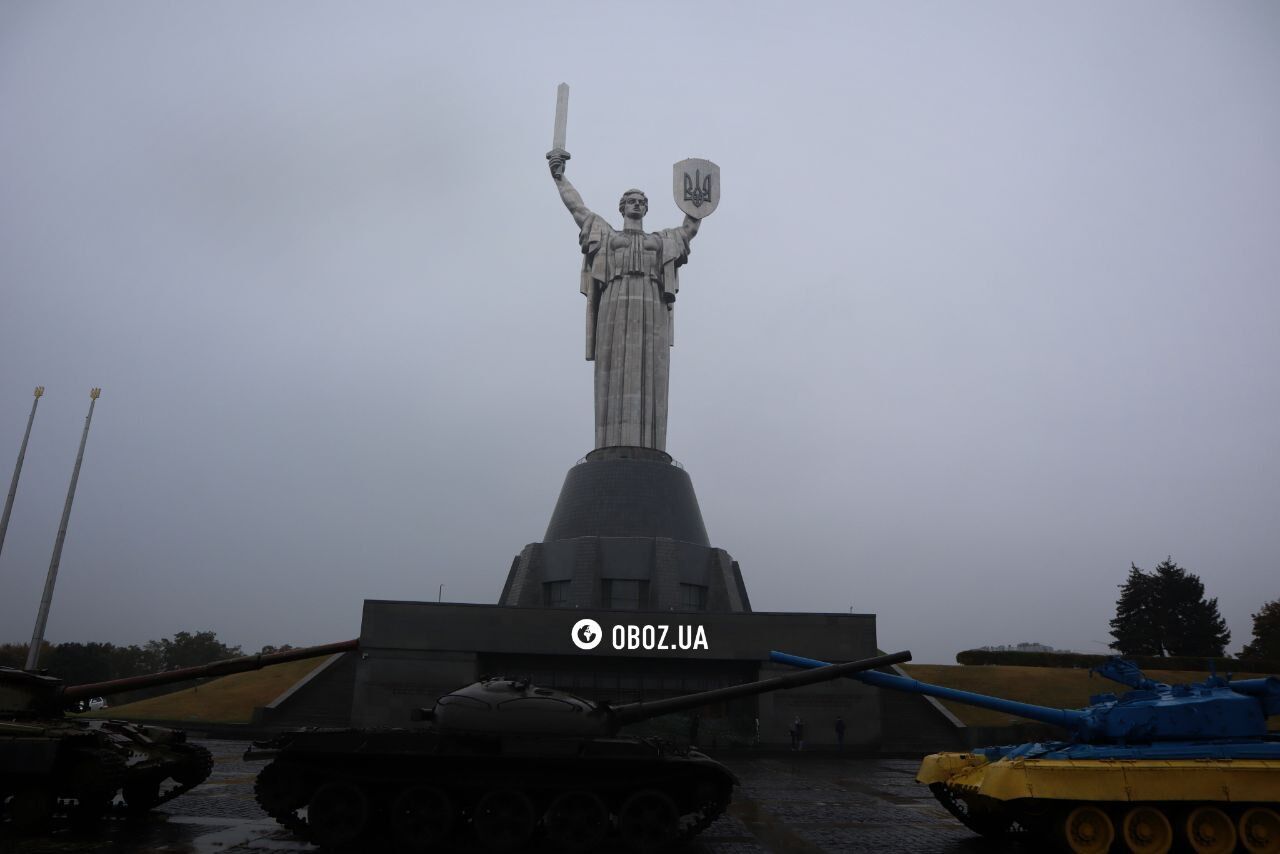 Some parts of the sculpture were transported at night: how Kyiv's Motherland monument was made. Photo