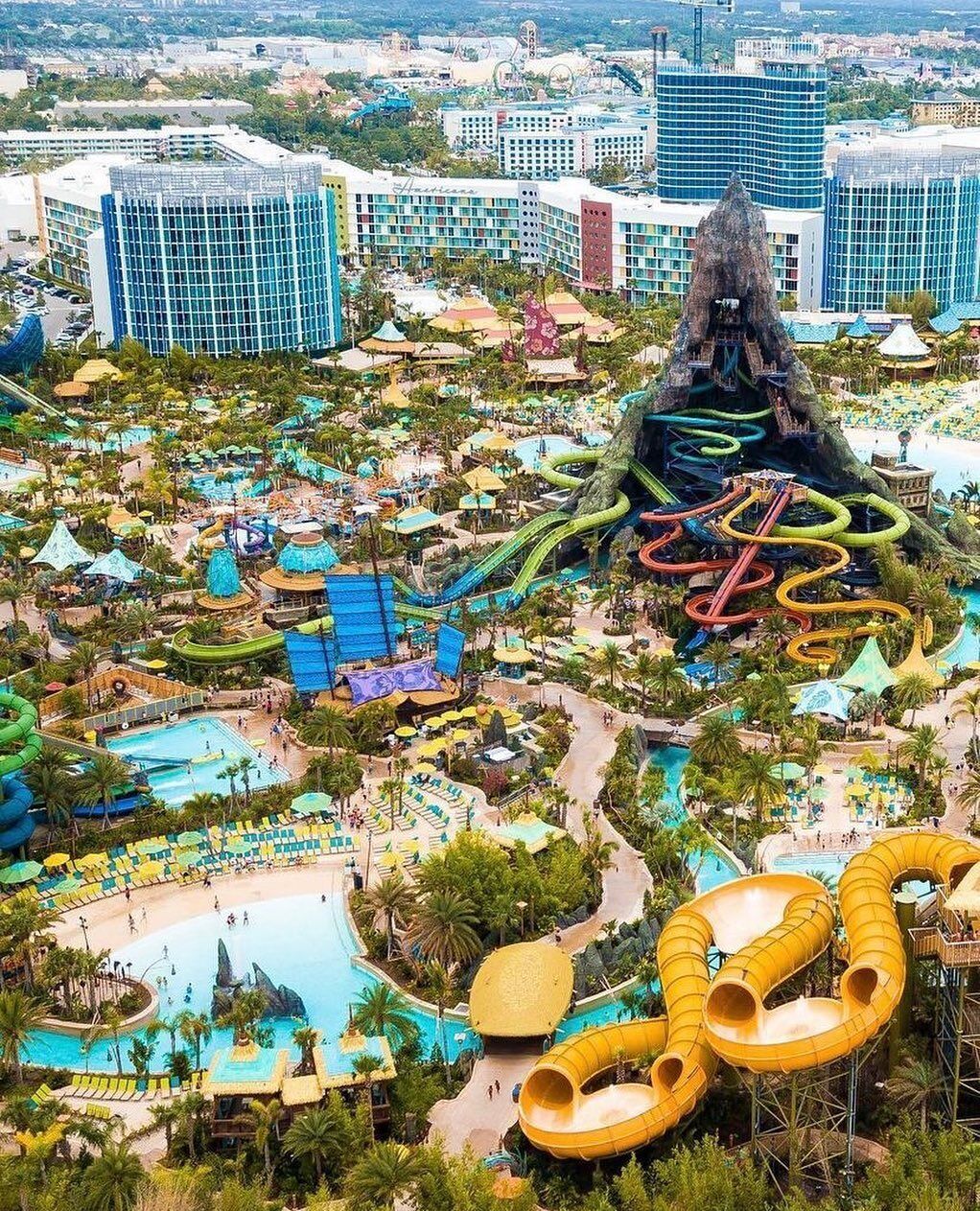 Top 12 best water parks in the world: both children and adults will enjoy them